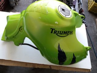 ΤΕΠΟΖΙΤΟ ΒΕΝΖΙΝΗΣ (ΡΕΖΕΡΒΟΥΑΡ) ΓΝΗΣΙΟ TRIUMPH TIGER 955i ΣΕ ΑΡΙΣΤΗ ΚΑΤΑΣΤΑΣΗ