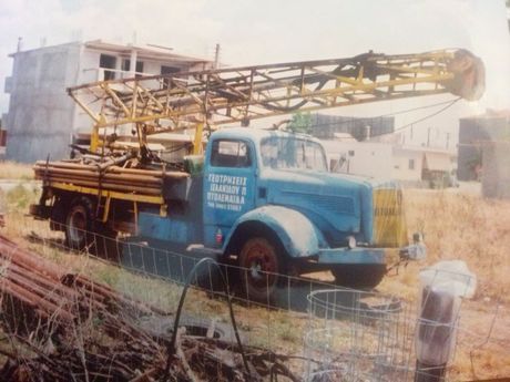 Builder drilling rigs '80