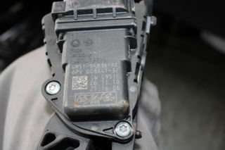 Πετάλι ηλεκτρικού γκαζιού  FORD FOCUS (2008-2011)  4M51-9F836-AK