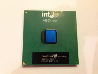 Intel Pentium 3 CPU 1,0 GHz/256K/133MHz, SL4C8 Socket 370, Coppermine 1.7V (MTX)
