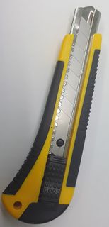 Μαχαιρι Μεγαλο Πλαστικο 18mm Forpus