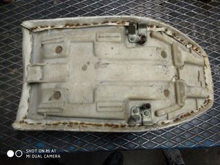 ΓΝΗΣΙΑ ΣΕΛΑ (ΚΑΘΙΣΜΑ) YAMAHA RZ 250 R 29L (RD 250 350 LC) ΣΕ ΠΟΛΥ ΚΑΛΗ ΚΑΤΑΣΤΑΣΗ-thumb-1