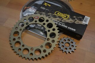 CONVERSION 520 KIT GSXR-750(RENTHAL REAR SPROCKET-AFAM CHAIN)