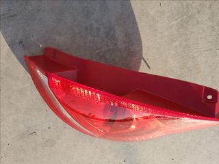 πισω δεξις φανος ford fiesta mk7 2008