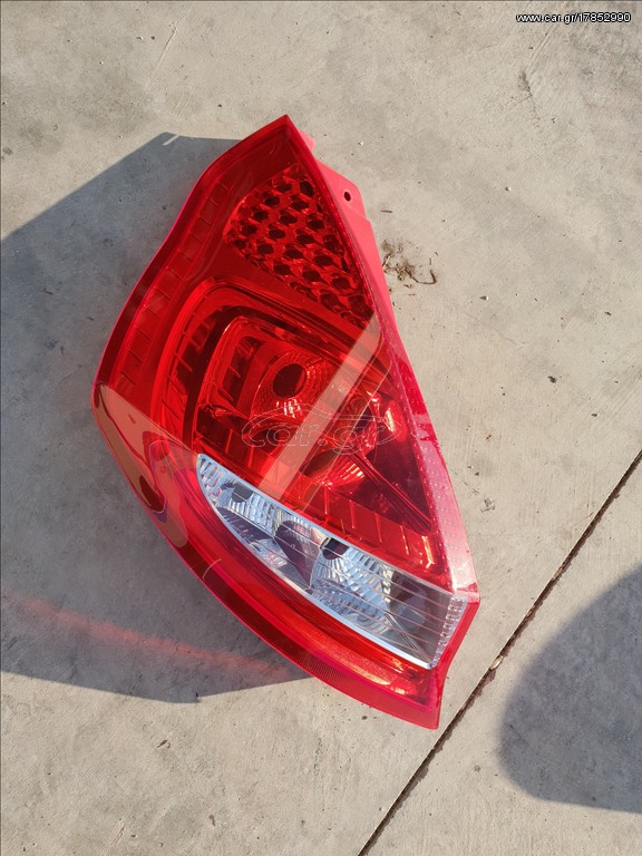 πισω αριστερο φαναρι ford fiesta mk7 2008