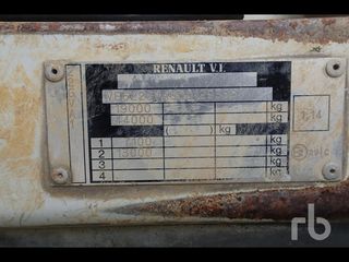 Renault 2003 Renault  420 DCi 4Χ2-thumb-2