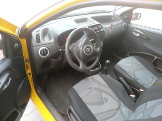 Fiat Punto 2004-thumb-3