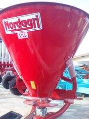 Tractor fertiliser spreaders '18 500 litra