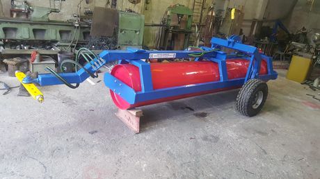 Tractor roller '18
