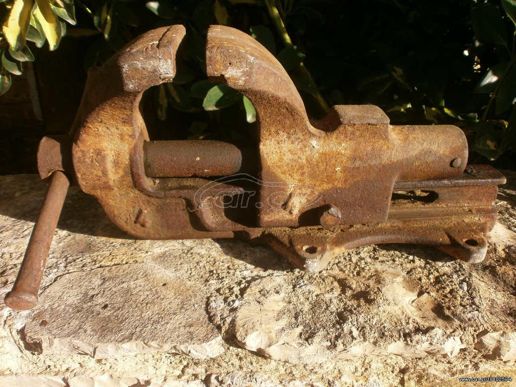 μεγγενη