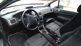 Peugeot 307 2004 1.4cc-thumb-3