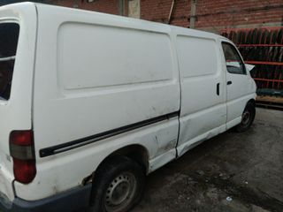 TOYOTA HIACE ΚΛΟΥΒΑ 2,4 DIESEL