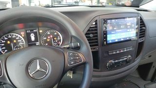 Mercedes Vito τοποθετηση οθονης και καμερας Digital iq dousissound