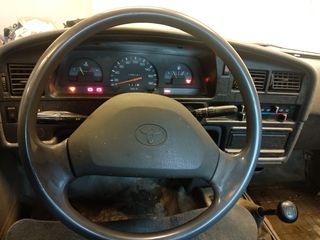 TOYOTA HILUX 4X2 DIESEL (2L) ΜΕ 139.000ΧΛΜ ΓΙΑ ΑΝΤΑΛΛΑΚΤΙΚΆ -thumb-5