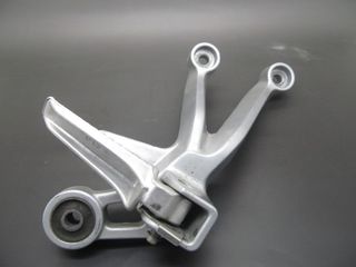 SUZUKI GSXR 1000 K3 K4 ΠΙΣΙΝΗ ΔΕΞΙΑ ΒΑΣΗ ΣΥΝΕΠΙΒΑΤΗ ΜΑΖΙ ΜΕ ΜΑΣΠΙΕ 85 ΕΥΡΩ ΓΝΗΣΙΑ