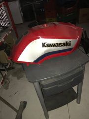 KAWASAKI GPZ 750