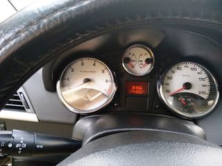 Peugeot 207 2008-thumb-3