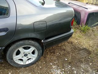 Nissan Primera 1994-thumb-3