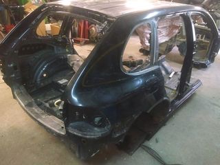 Porshe cayenne  τροπετο πίσω 