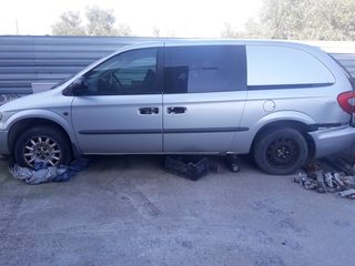 Chrysler Voyager 2004-thumb-2