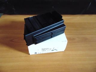 Mercedes Καινούρια Θήκη Κασσετών - R170 - B67810045