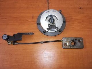 HONDA BROS 400  ΤΑΠΑ ΡΕΖΕΡΒΟΥΑΡ-ΚΛΕΙΔΑΡΙΑ ΣΕΛΑΣ