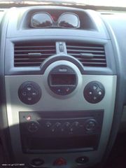 Renault megane sedan-thumb-10