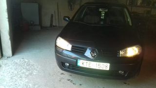 Renault megane sedan-thumb-1
