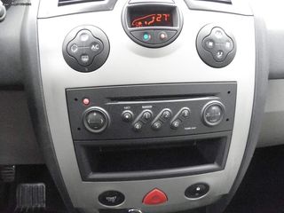 Renault megane sedan-thumb-11