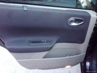 Renault megane sedan-thumb-14