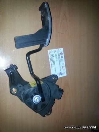 ΠΕΤΑΛΙ ΓΚΑΖΙΟΥ NISSAN QASHQAI J10E 2009-2012