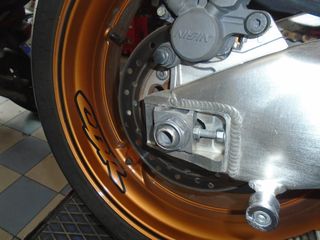 Honda CBR 1000RR 2005 CBR1000RR -thumb-6