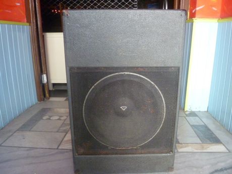 2 TEMAXIA SUBWOOFER CERWIN VEGA SUB 18 500 WATT