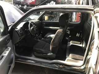 Mazda BT-50 2010-thumb-6