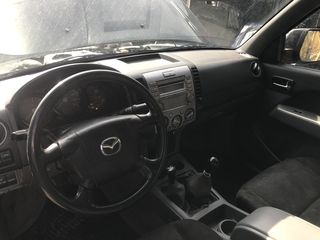 Mazda BT-50 2010-thumb-9
