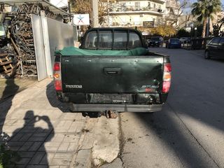 Mazda BT-50 2010-thumb-5