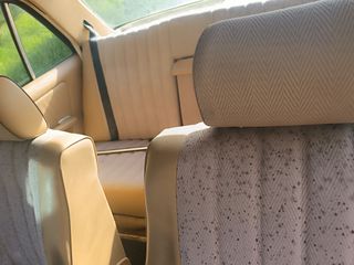 Mercedes-Benz 200 1980 w123-thumb-6