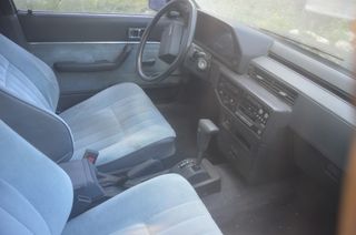 Toyota Camry 1985 DX sedan V10 Vista American spec