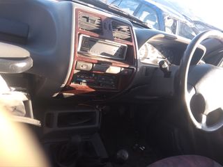 Nissan Terrano 2000-thumb-6