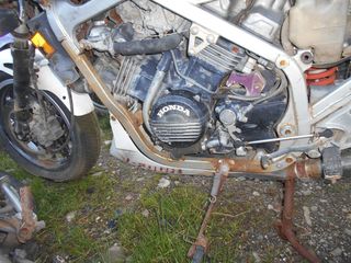 HONDA VF1000F INTERCEPTOR-thumb-8