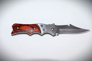 Mini πτυσσόμενο μαχαίρι τσέπης, με πανίσχυρη ατσάλινη λεπίδα και με ξύλινη λαβή