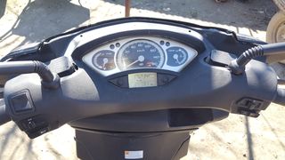 X max 250 2010-thumb-6