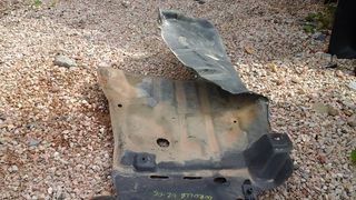 Ποδιά μηχανής αριστερή TOYOTA COROLLA 02-06