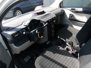 Toyota iQ ΖΗΜΙΑ!ΓΙΑ ΑΝΤΑΛΛΑΚΤΙΚΑ  '12-thumb-2
