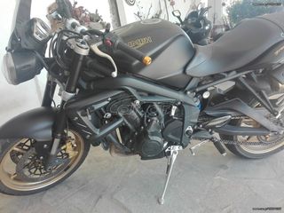 Triumph Street Triple R 2011
