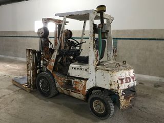 Toyota 1985 2FD25-thumb-3