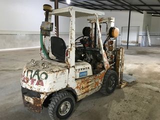 Toyota 1985 2FD25-thumb-5