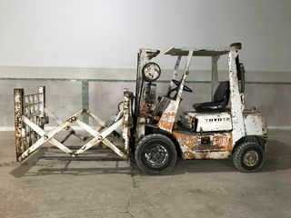 Toyota 1985 2FD25-thumb-8