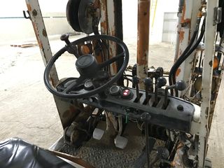 Toyota 1985 2FD25-thumb-18