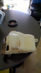 ΔΟΧΕΙΟ ΝΕΡΟΥ ΥΑΛΟΚΑΘΑΡΙΣΤΗΡΩΝ D21 NISSAN-thumb-3